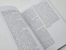 Laden Sie das Bild in den Galerie-Viewer, Wenn Berge Nicht Mehr Schweigen: Die schockierende Wahrheit über den größten Skandal der Unterhaltungsmusik-Branche