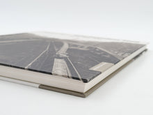 Laden Sie das Bild in den Galerie-Viewer, Entschwundene Stadt: Berlin 1980-1989